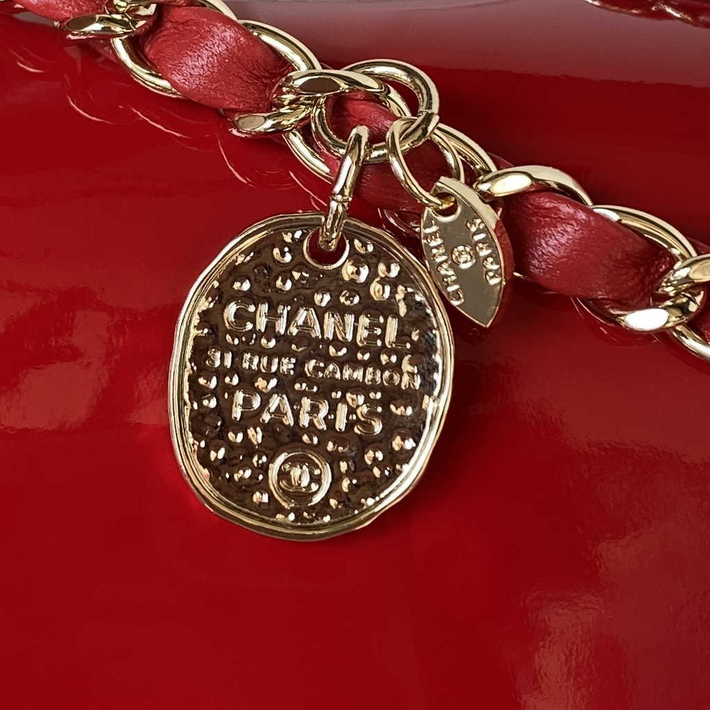 Chanel AS3356 Flap bag Shiny Calfskin gold-tone metal Red