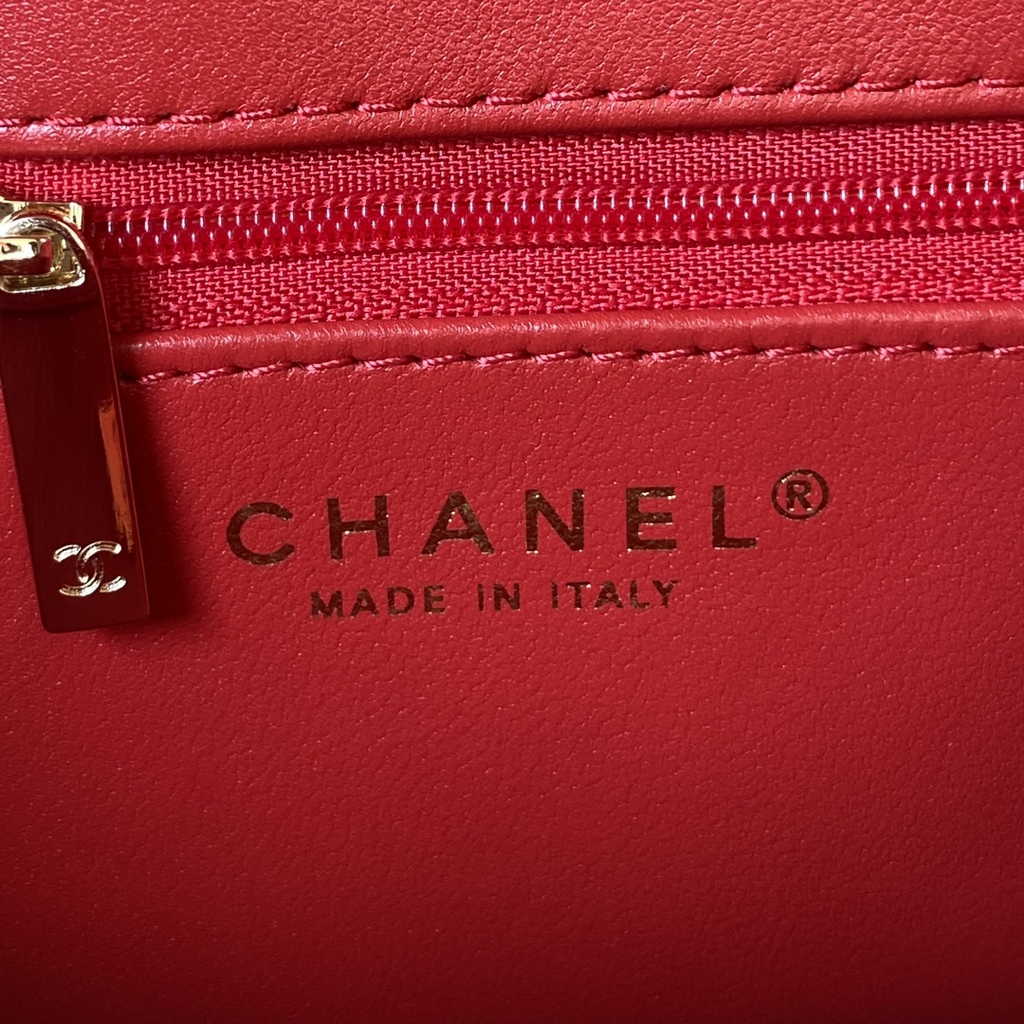 Chanel AS3356 Flap bag Shiny Calfskin gold-tone metal Red