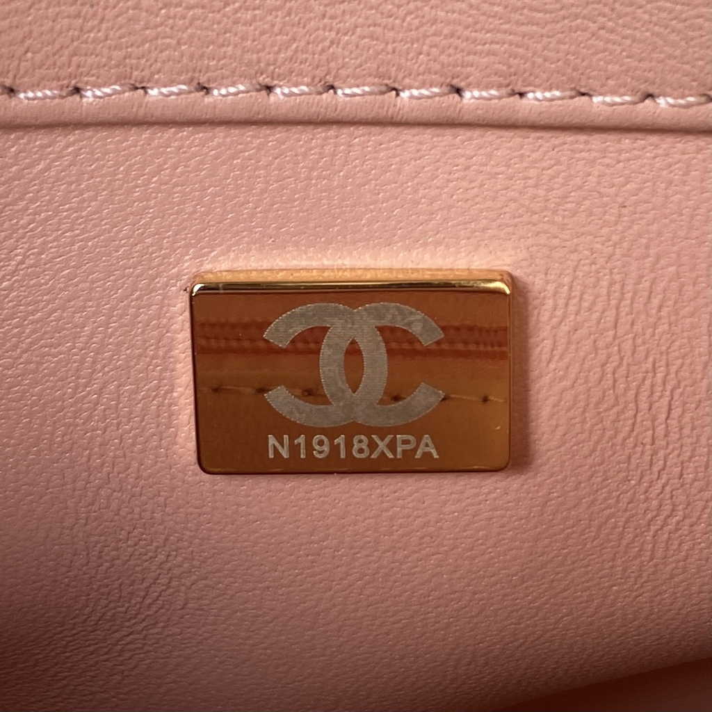 Chanel AS3356 Flap bag Shiny Calfskin gold-tone metal Pink