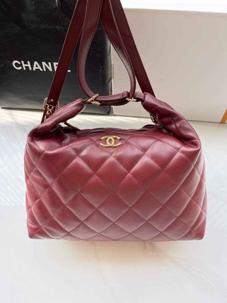Chanel AS3488 Maxi Hobo Bag Lambskin Red