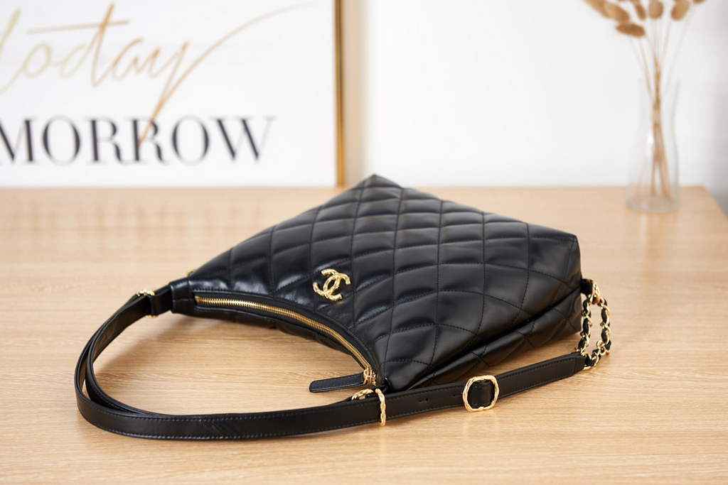 Chanel AS3488 Maxi Hobo Bag Lambskin Black