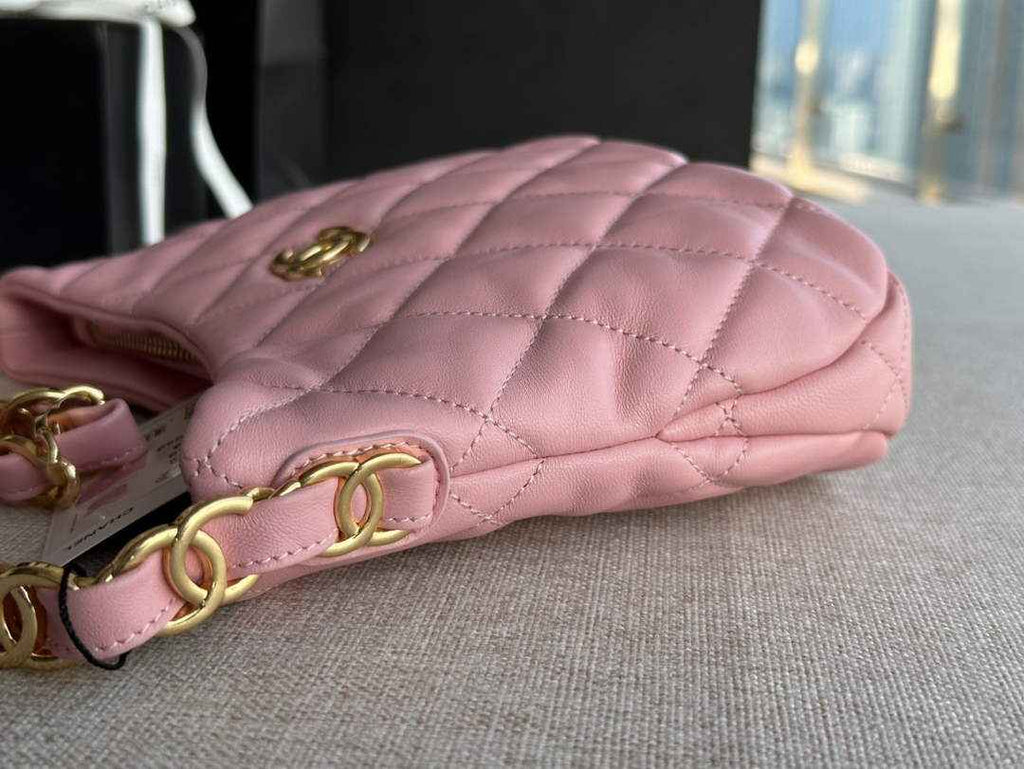 Chanel AS3562 Hobo Handbag Pink Lambskin & Gold-Tone Metal