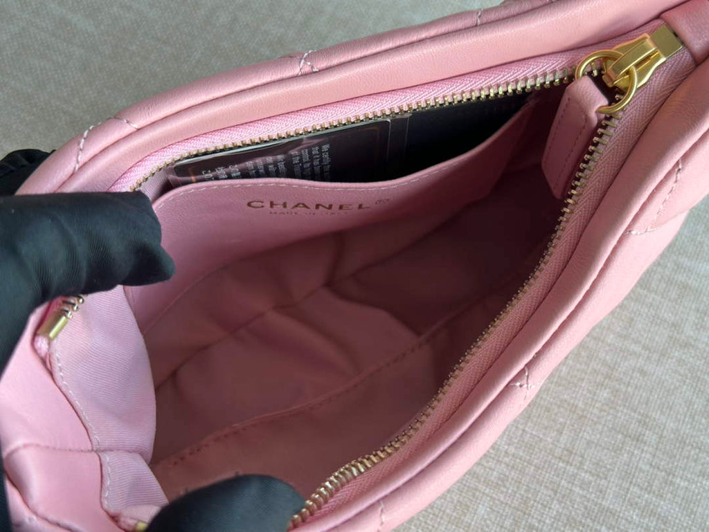 Chanel AS3562 Hobo Handbag Pink Lambskin & Gold-Tone Metal
