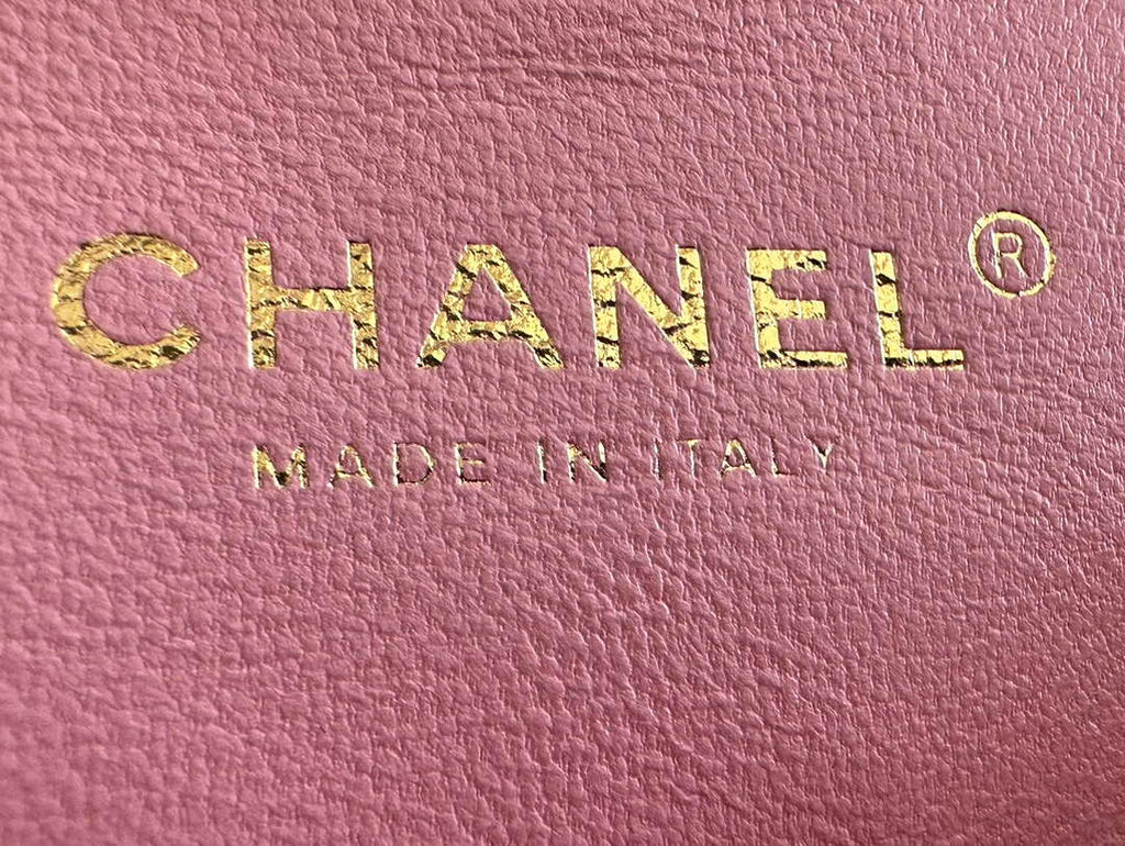 Chanel AS3562 Hobo Handbag Pink Lambskin & Gold-Tone Metal