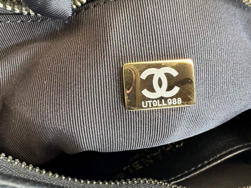 Chanel AS3562 Hobo Handbag Black Lambskin & Gold-Tone Metal