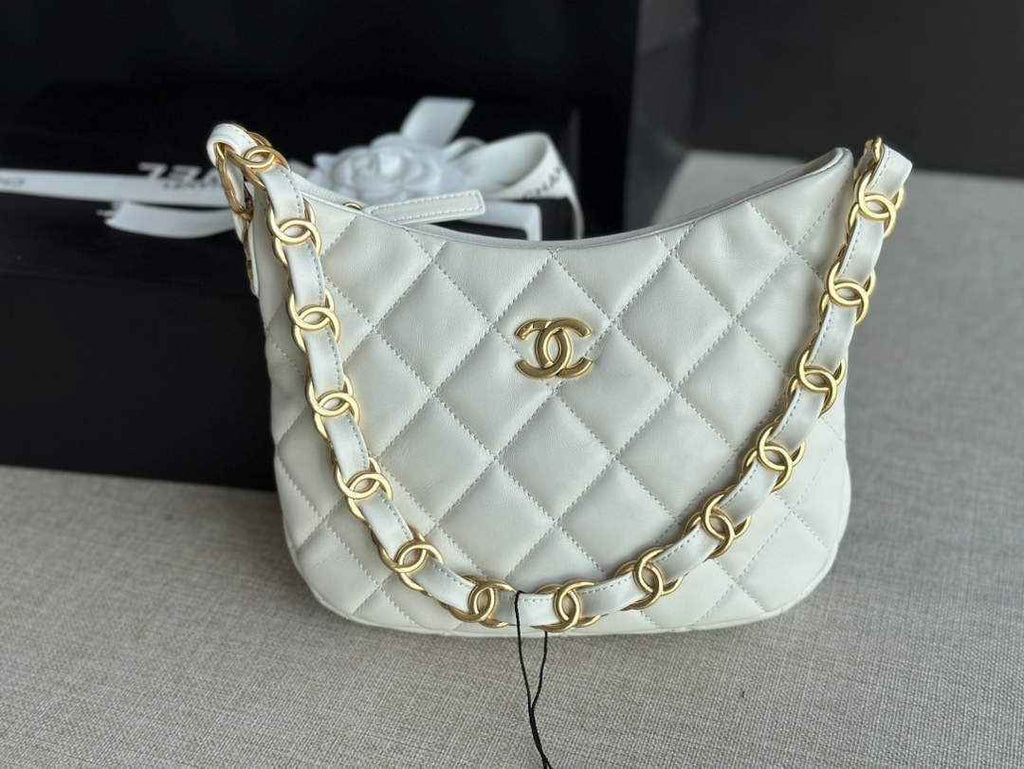 Chanel AS3562 Hobo Handbag White Lambskin & Gold-Tone Metal