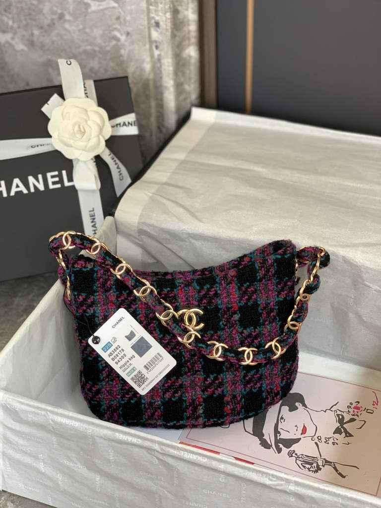 Chanel AS3562 Hobo Handbag Pink Black Tweeds Fabrics & Gold-Tone Metal