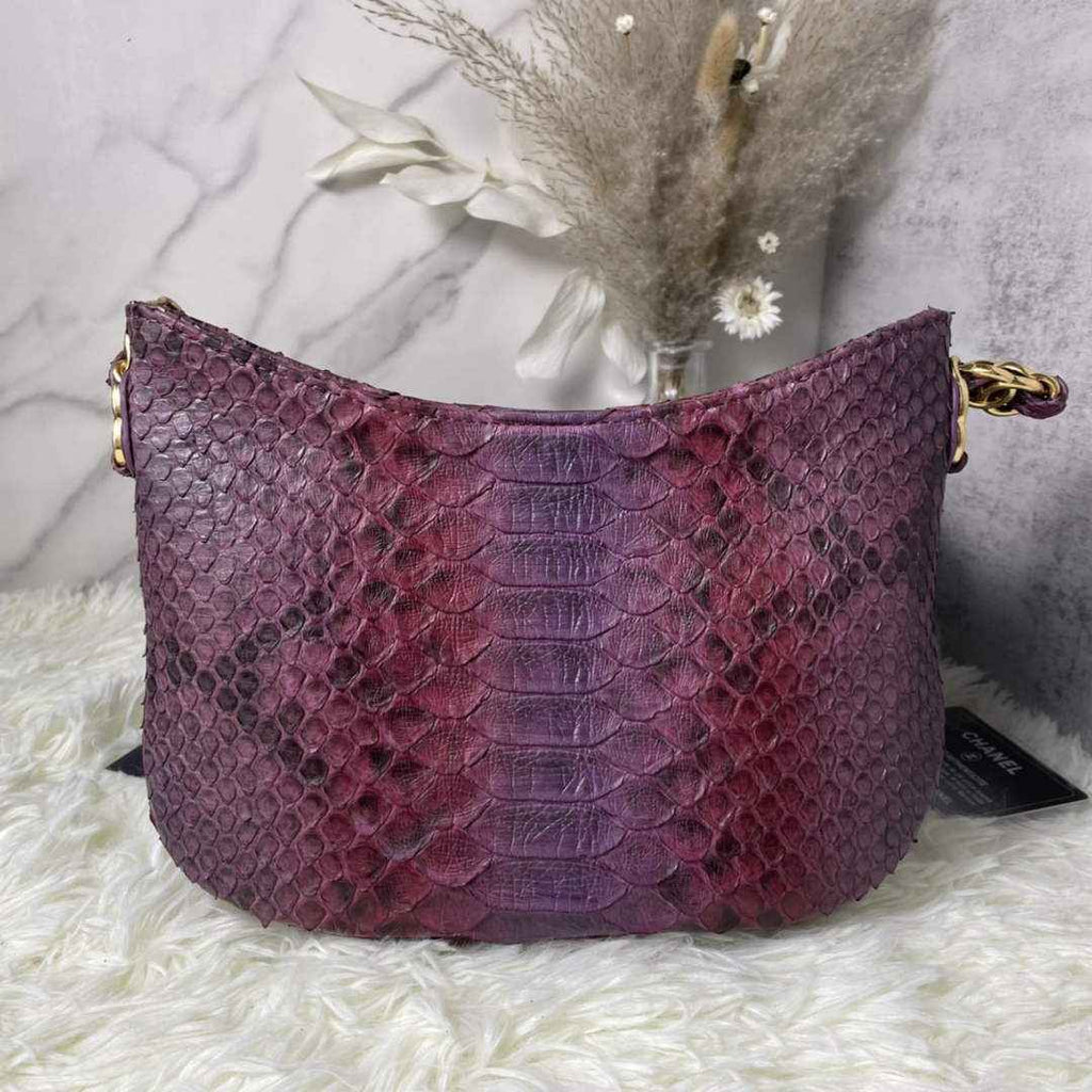 Chanel AS3562 Hobo Handbag Snake & Gold-Tone Metal Light Purple