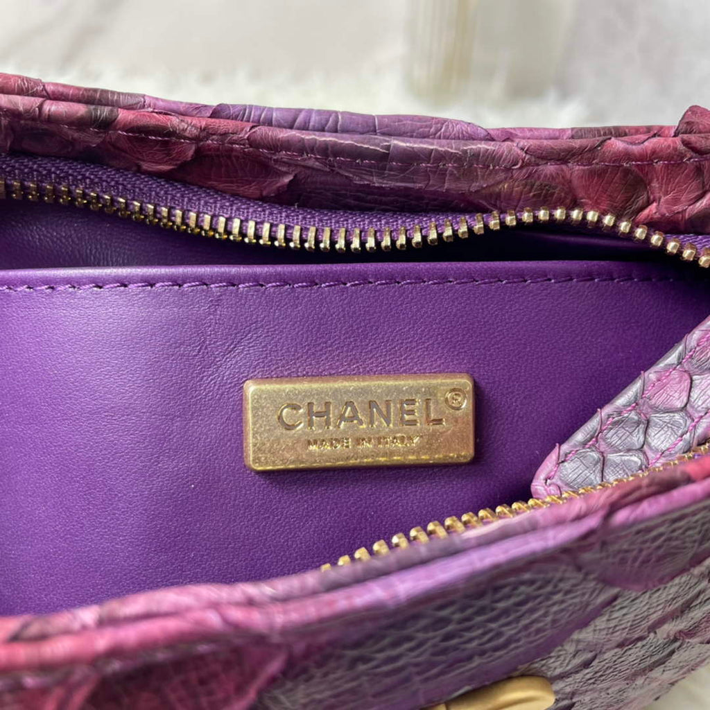 Chanel AS3562 Hobo Handbag Snake & Gold-Tone Metal Light Purple