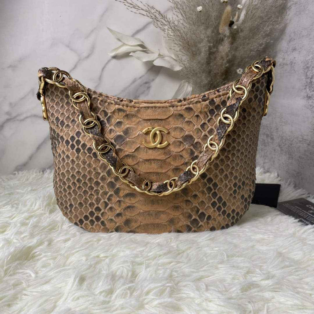 Chanel AS3562 Hobo Handbag Snake & Gold-Tone Metal Beige