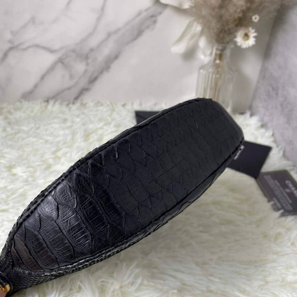 Chanel AS3562 Hobo Handbag Snake & Gold-Tone Metal Black