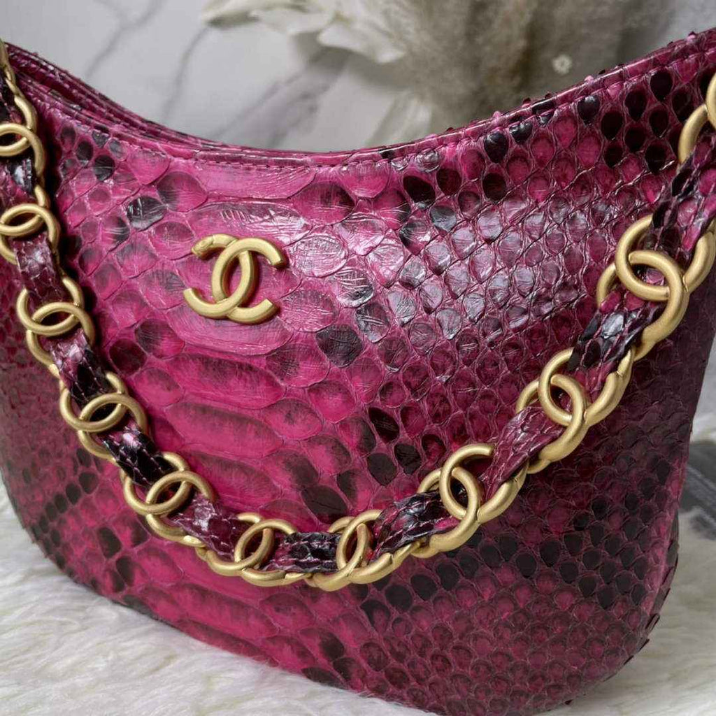 Chanel AS3562 Hobo Handbag Snake & Gold-Tone Metal Plum
