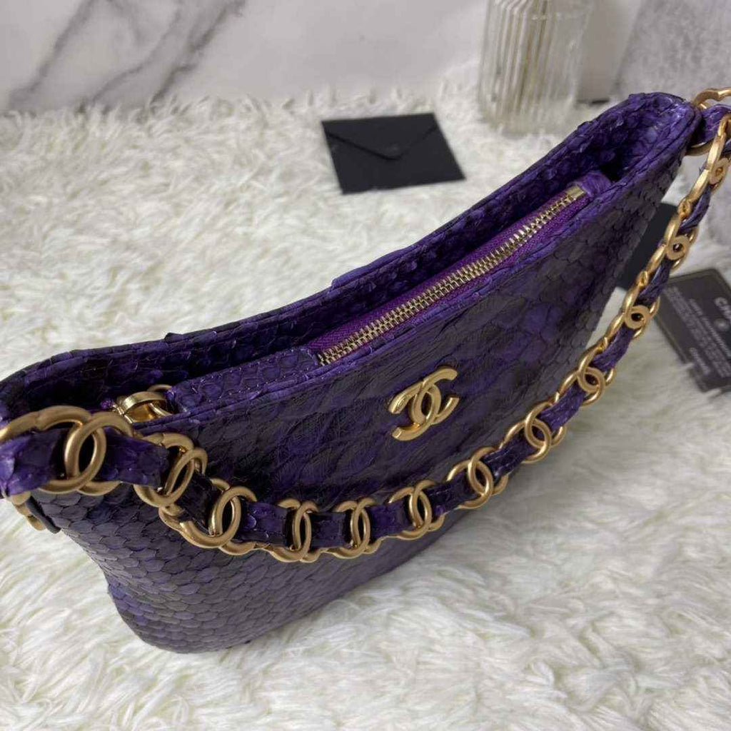Chanel AS3562 Hobo Handbag Snake & Gold-Tone Metal Purple
