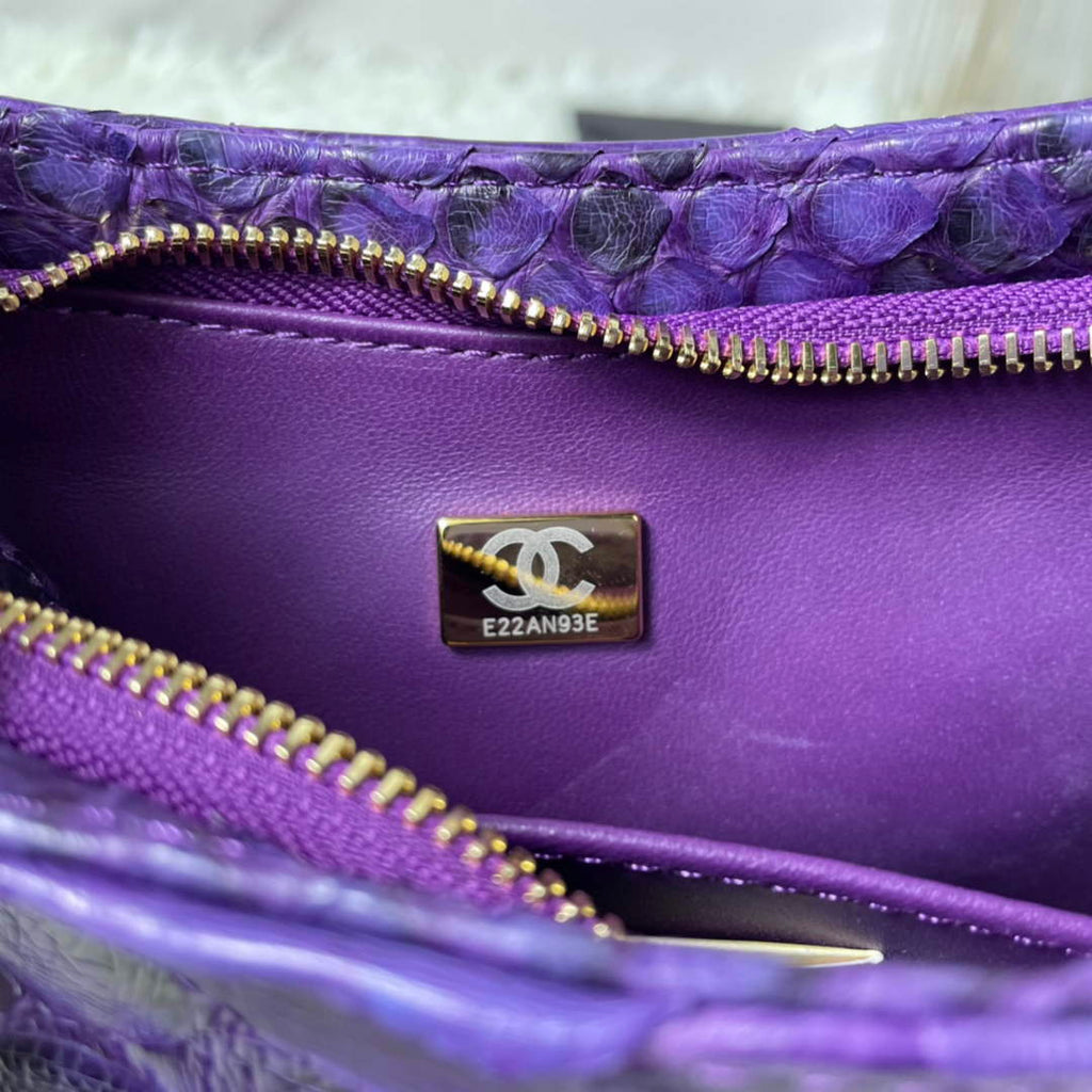 Chanel AS3562 Hobo Handbag Snake & Gold-Tone Metal Purple