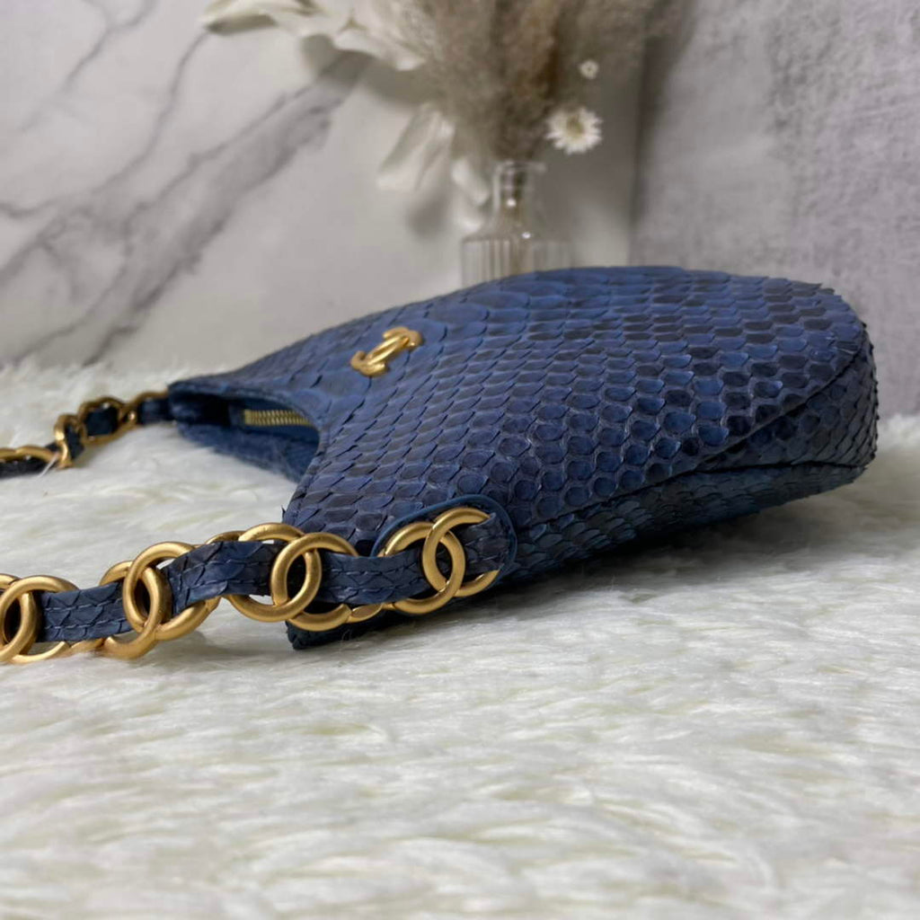 Chanel AS3562 Hobo Handbag Snake & Gold-Tone Metal Blue