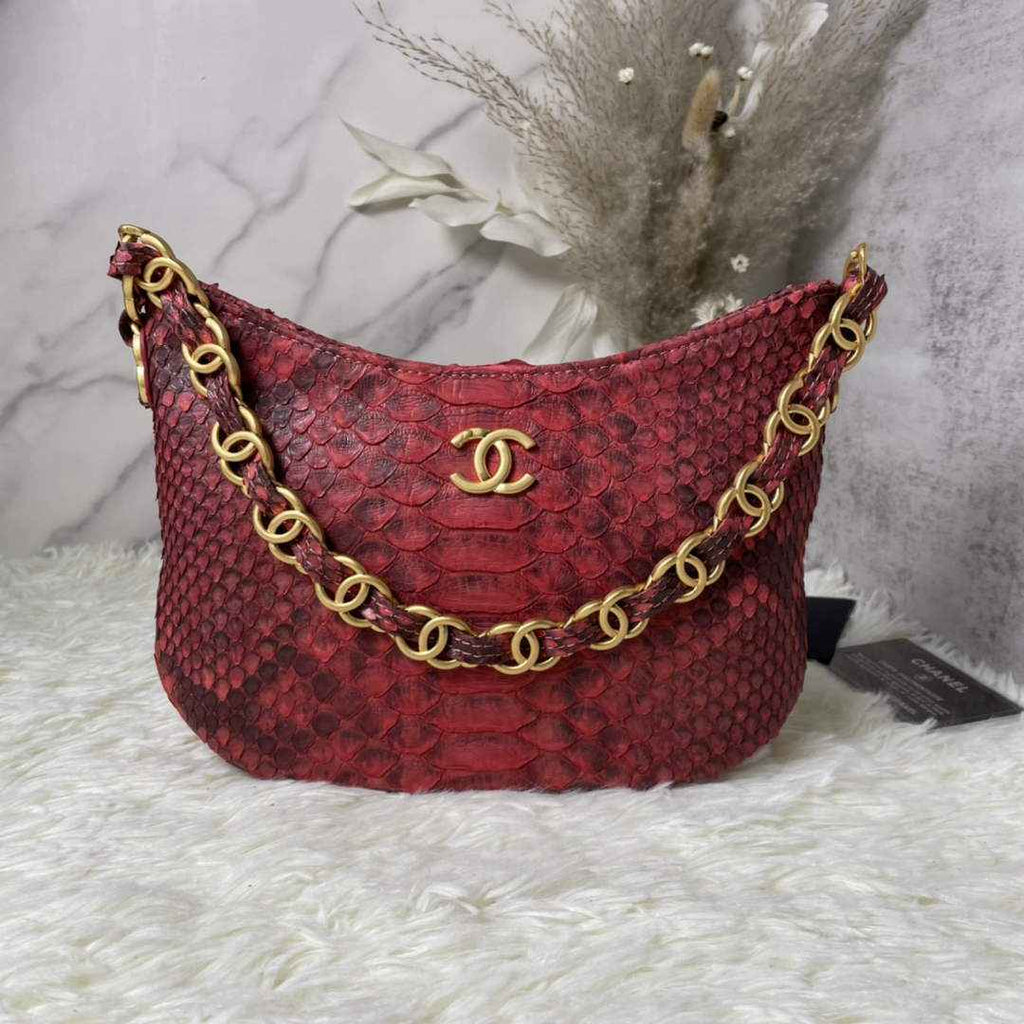 Chanel AS3562 Hobo Handbag Snake & Gold-Tone Metal Red