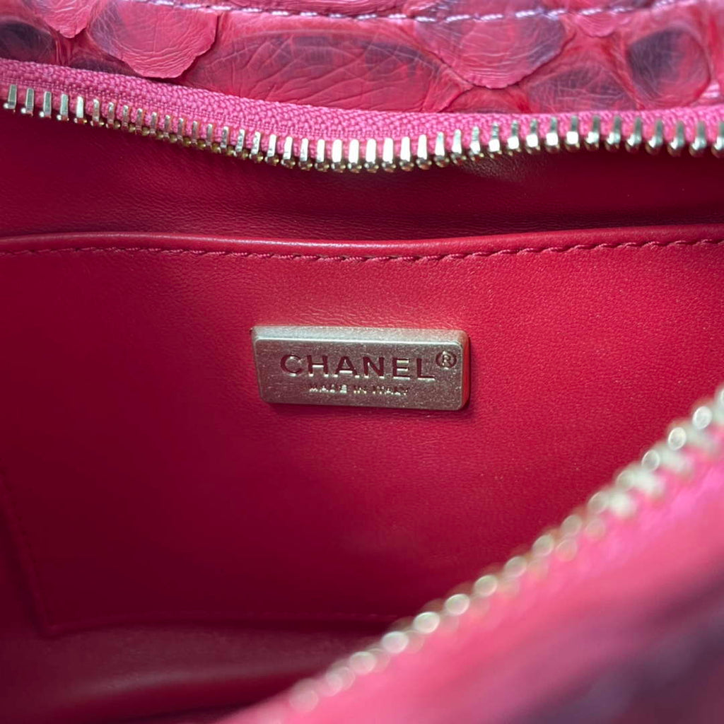 Chanel AS3562 Hobo Handbag Snake & Gold-Tone Metal Red