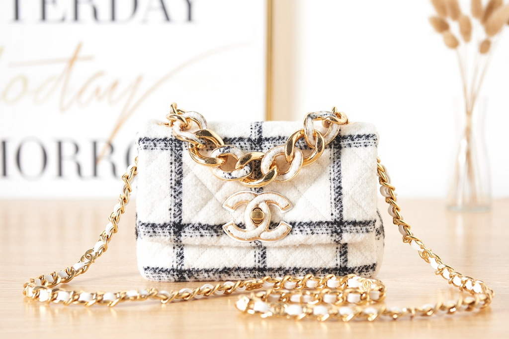 Chanel AS3611 Small Flap Bag Wool tweed gold-tone White