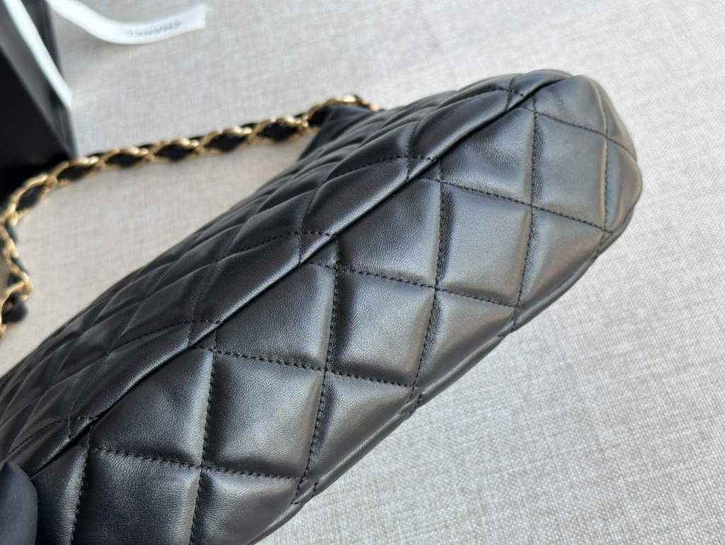 Chanel AS3631 Hobo Handbag Black Lambskin & Gold-Tone Metal