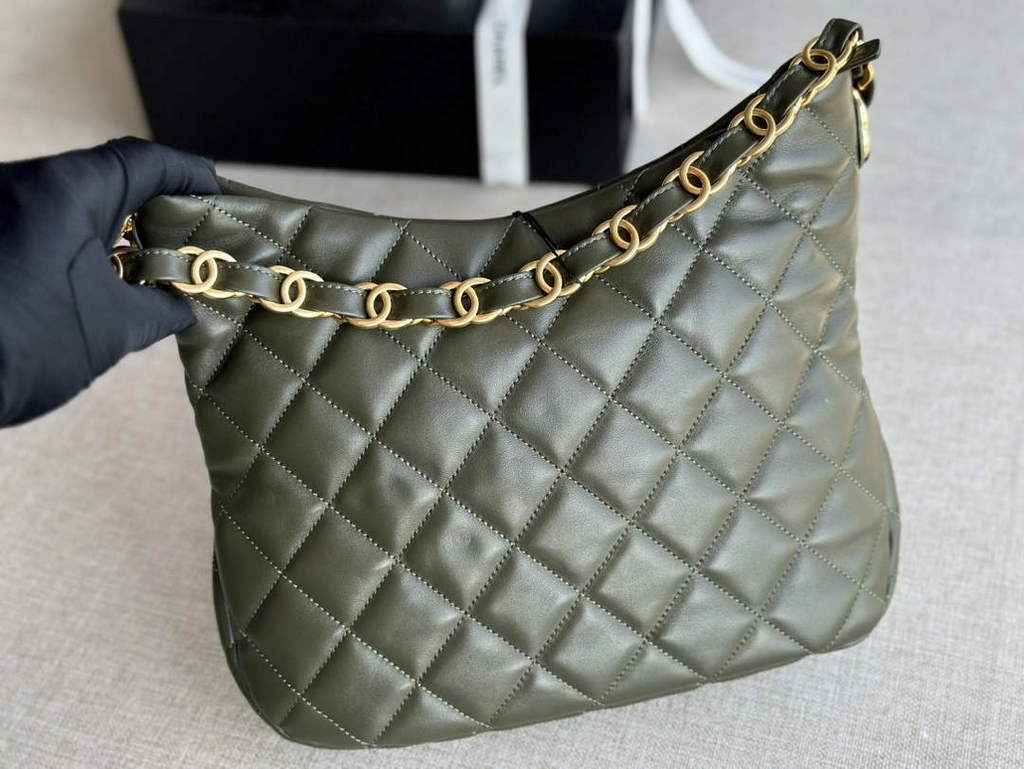 Chanel AS3631 Hobo Handbag Green Lambskin & Gold-Tone Metal
