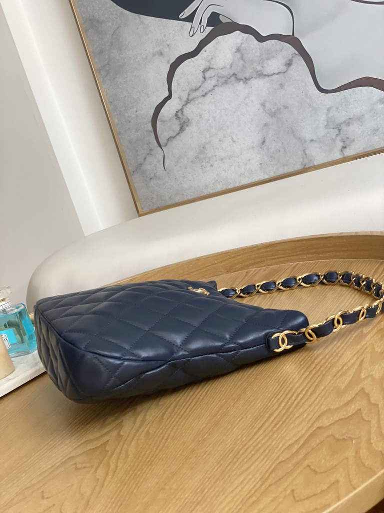 Chanel AS3631 Hobo Handbag Navy blue Lambskin & Gold-Tone Metal
