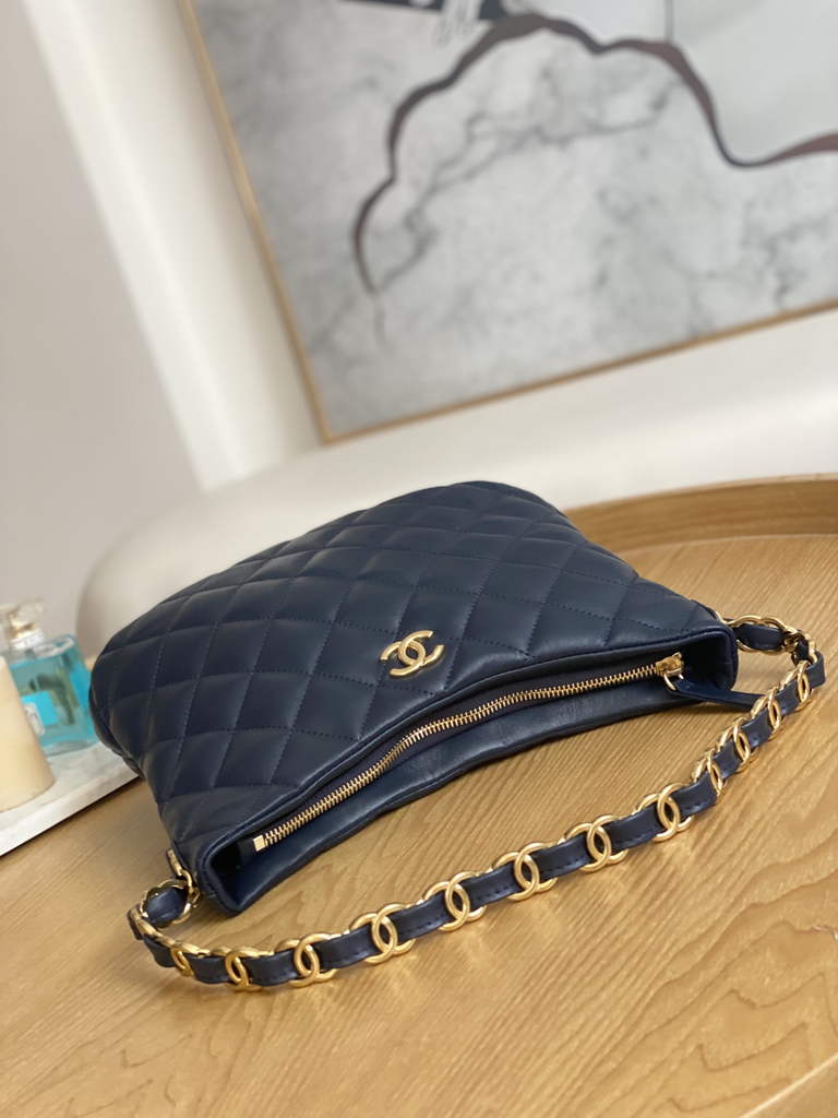 Chanel AS3631 Hobo Handbag Navy blue Lambskin & Gold-Tone Metal