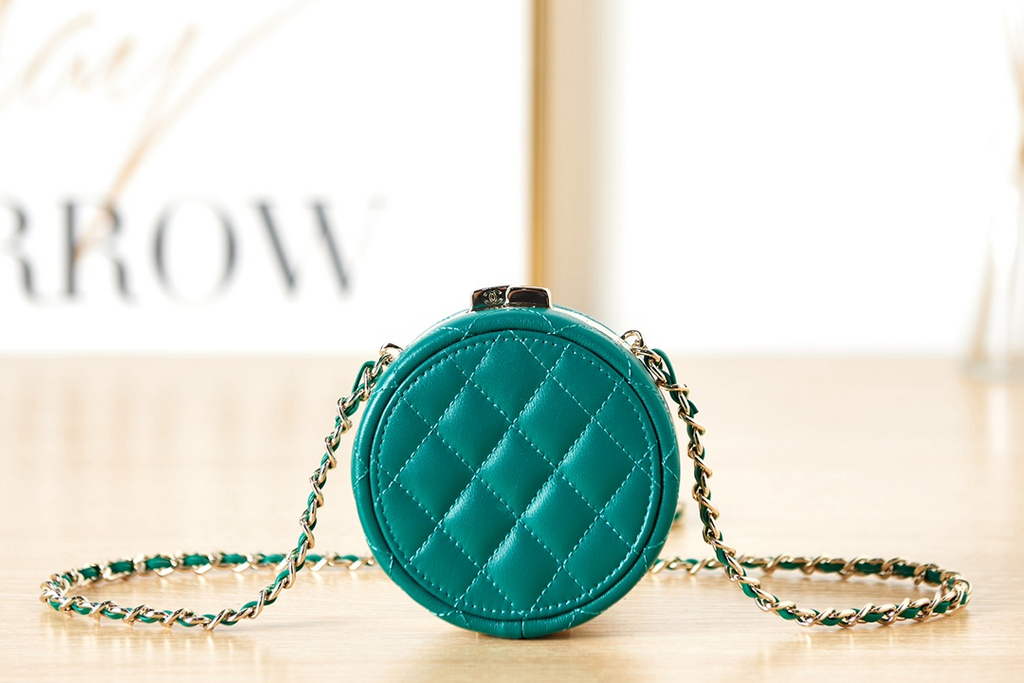 Chanel AS3669 vanity cases Shoulder Bag in Green