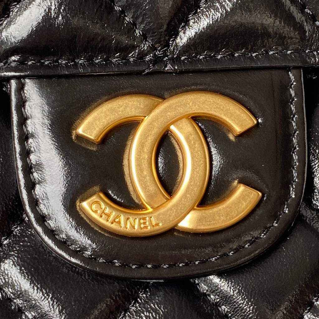 Chanel AS3690 Hobo Bag Shiny crumpled calfskin Black gold