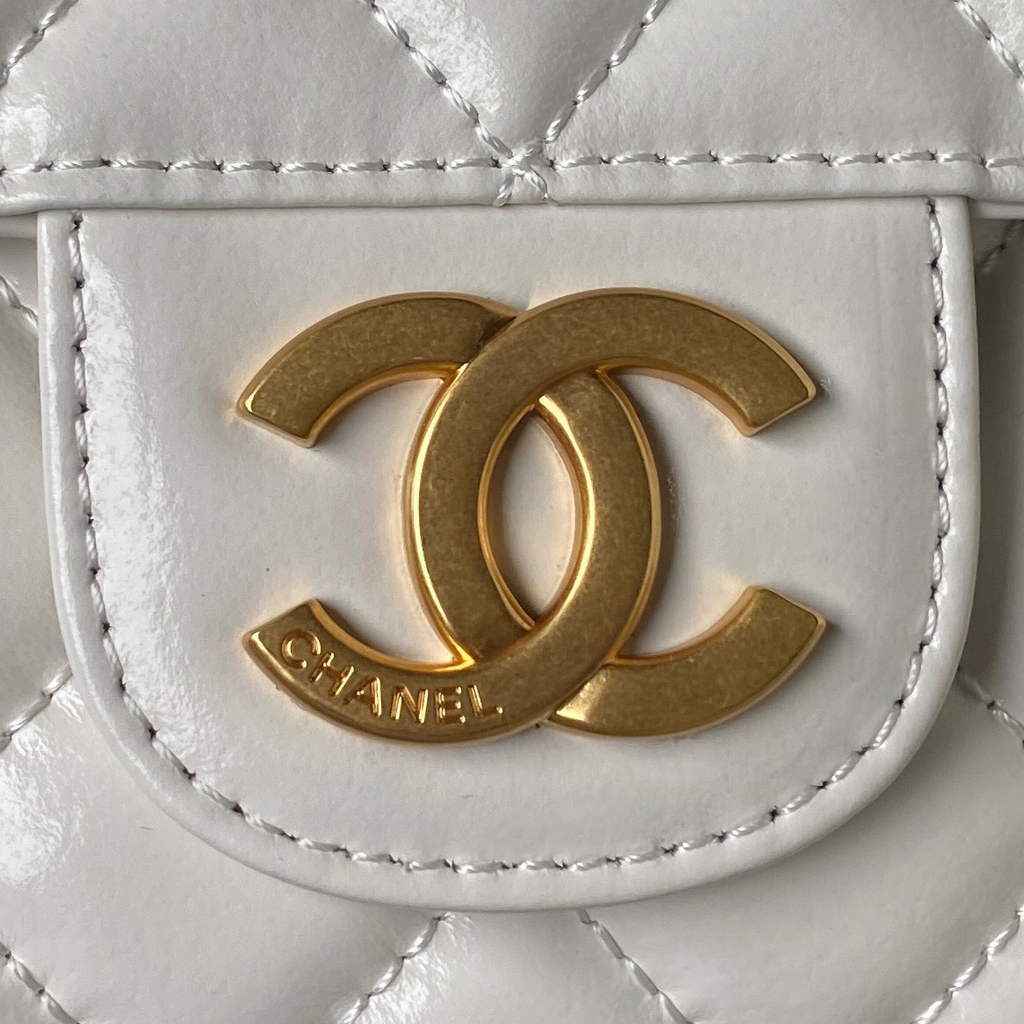 Chanel AS3690 Hobo Bag Shiny crumpled calfskin White gold