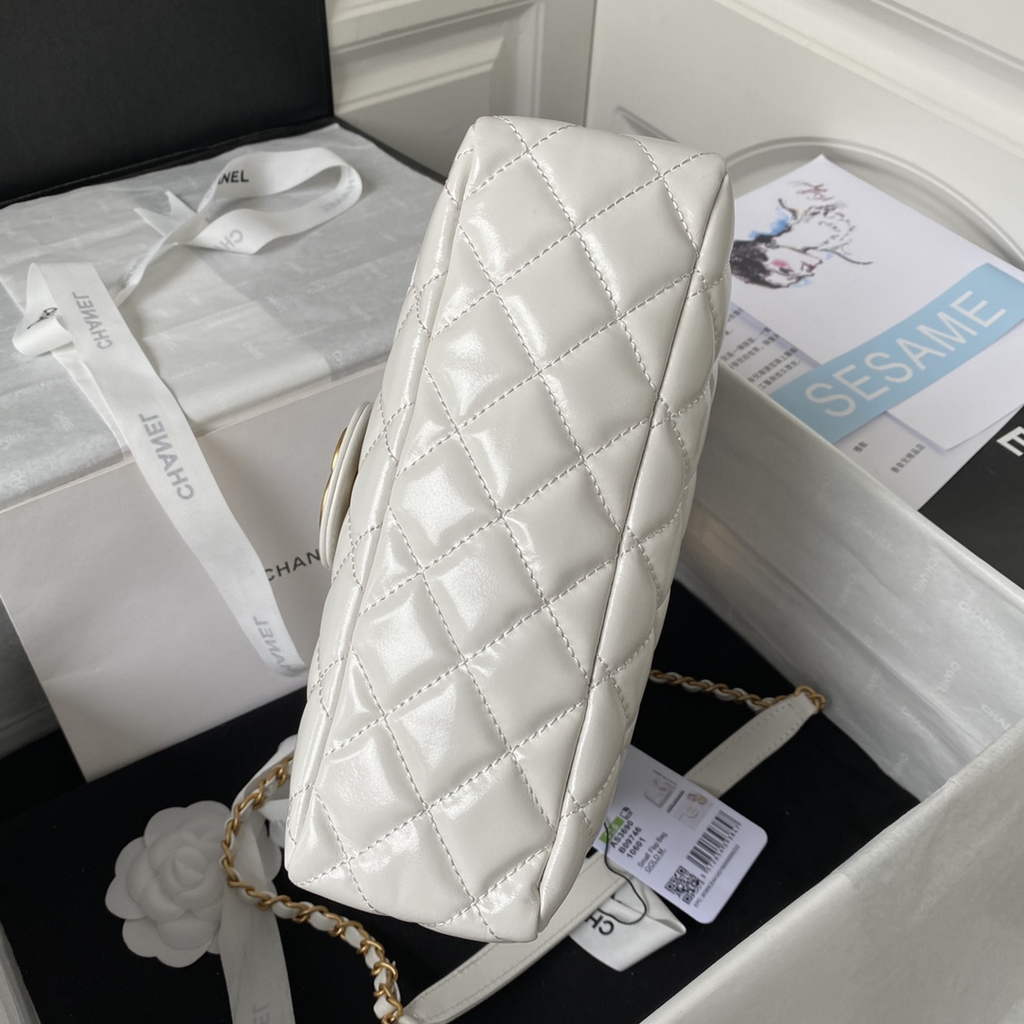 Chanel AS3690 Hobo Bag Shiny crumpled calfskin White gold