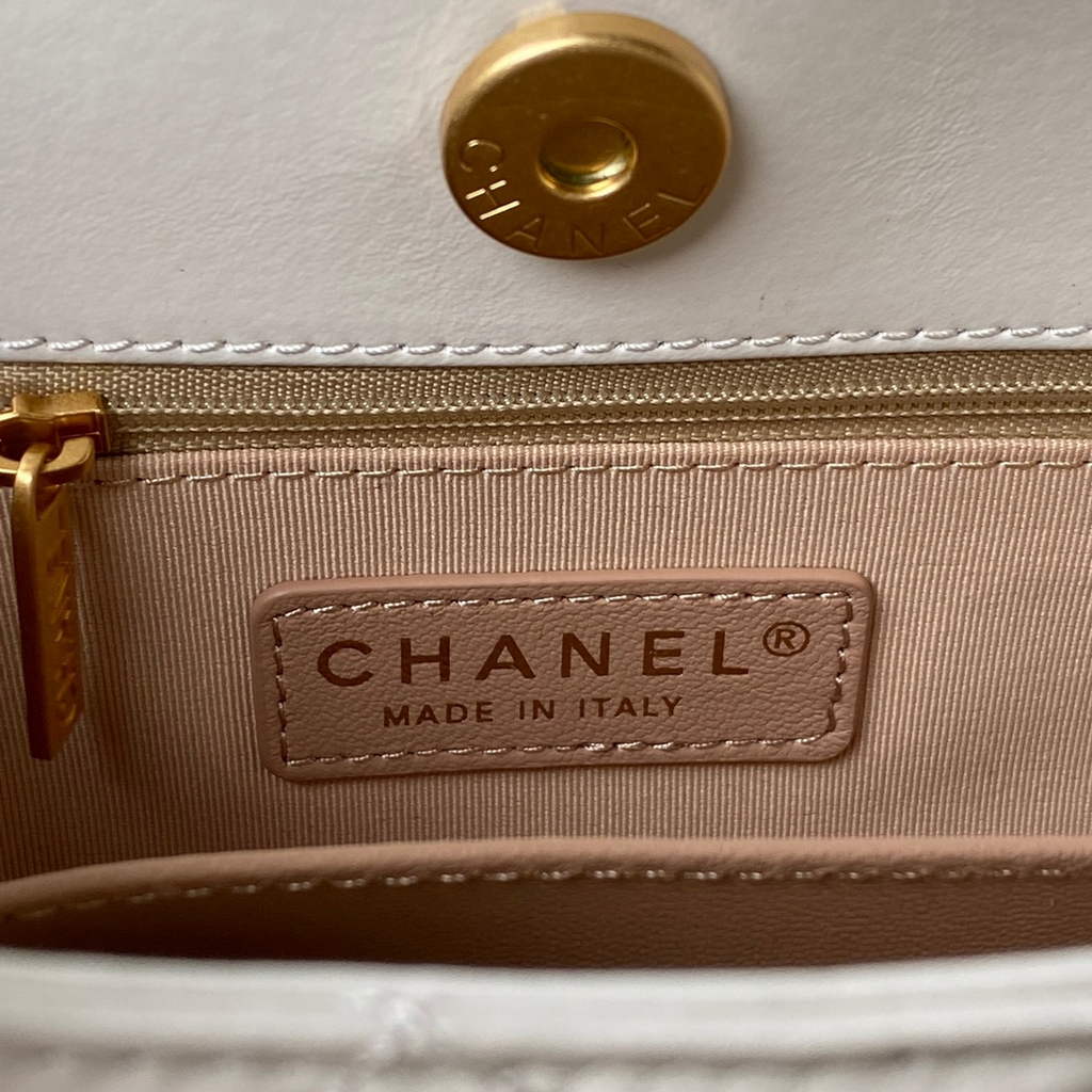 Chanel AS3690 Hobo Bag Shiny crumpled calfskin White gold