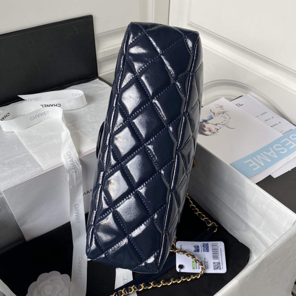 Chanel AS3693 Large Hobo Bag Shiny crumpled calfskin Navy Blue gold