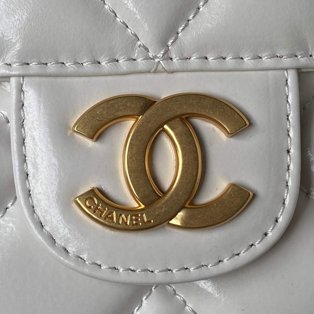 Chanel AS3693 Large Hobo Bag Shiny crumpled calfskin White gold
