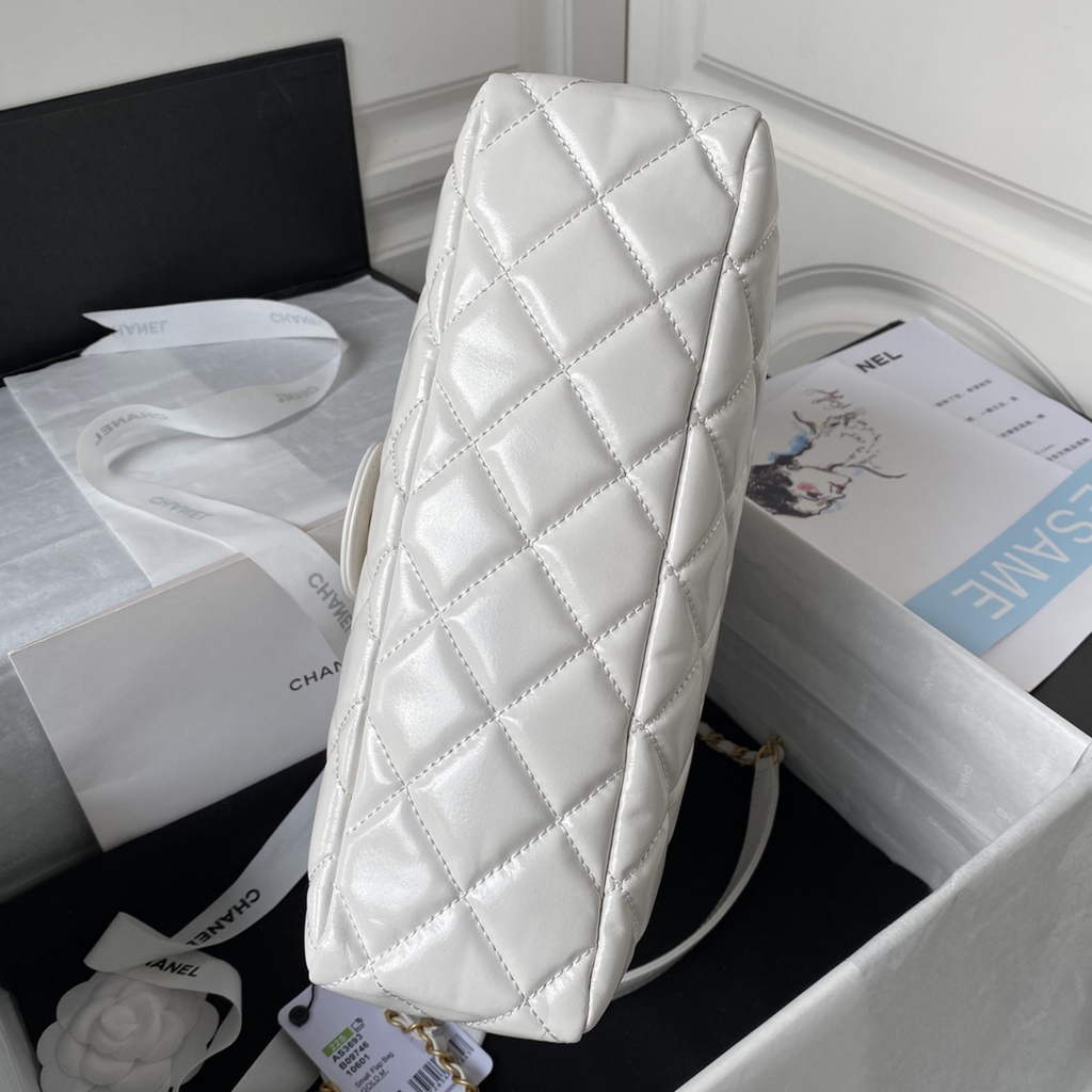 Chanel AS3693 Large Hobo Bag Shiny crumpled calfskin White gold