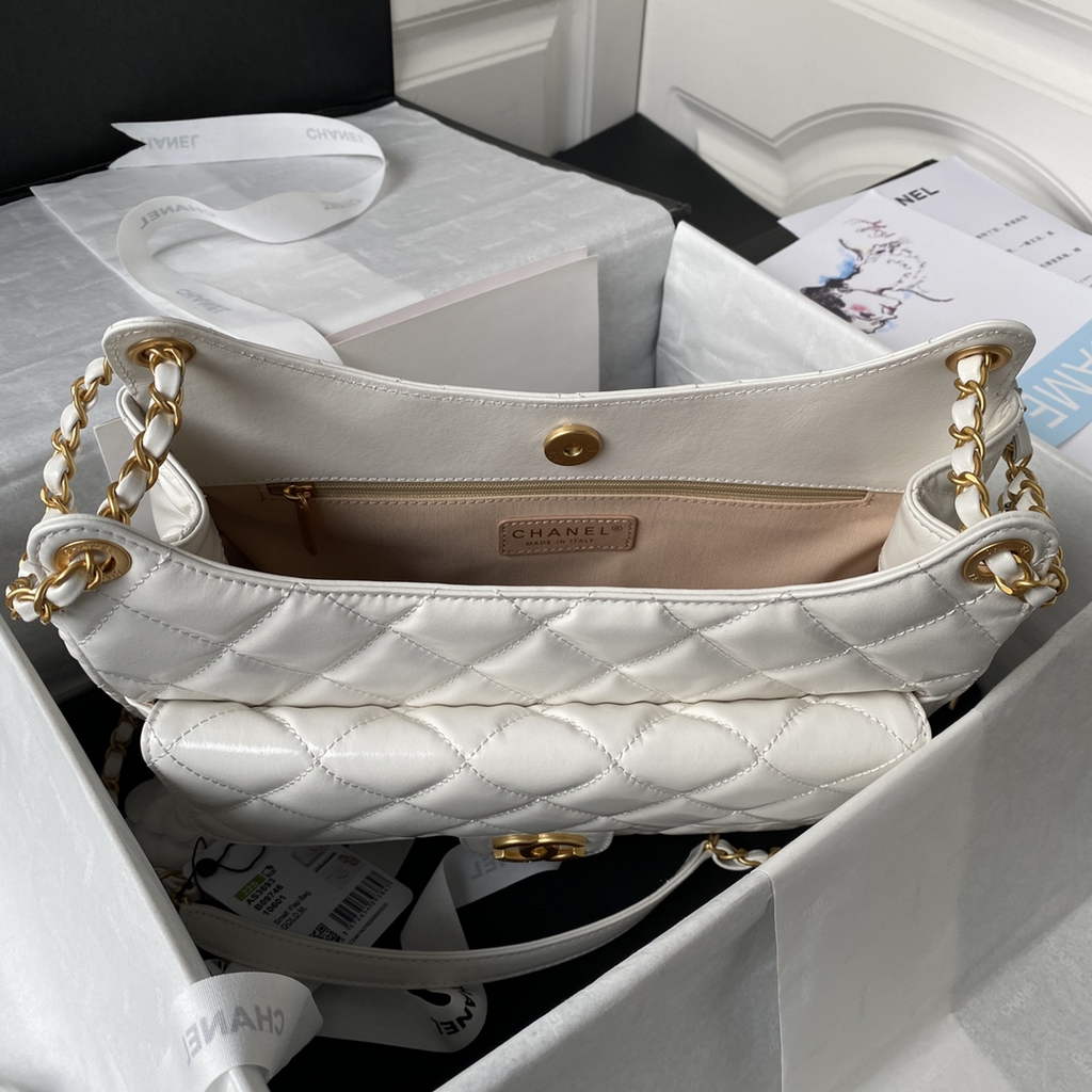 Chanel AS3693 Large Hobo Bag Shiny crumpled calfskin White gold