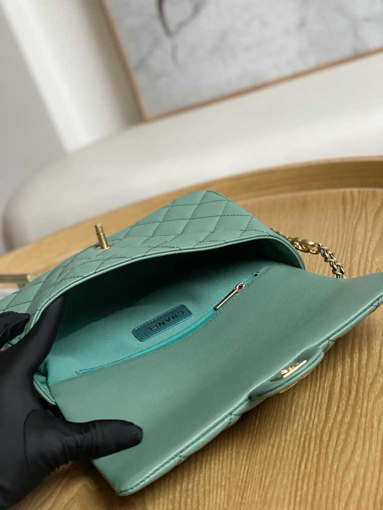 Chanel AS3757 Mini flap bag Grained calfskin gold-tone metal Green