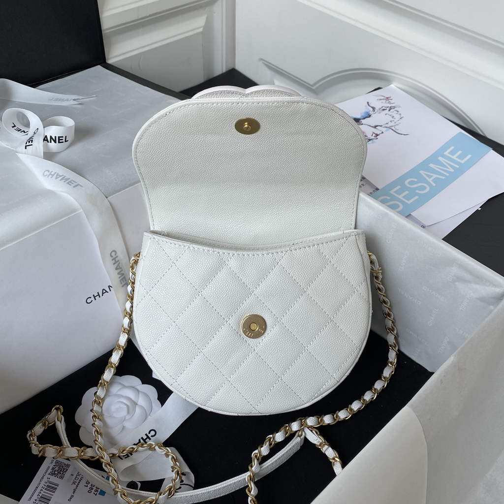Chanel AS3867 Mini Messenger Bag Grained calfskin White