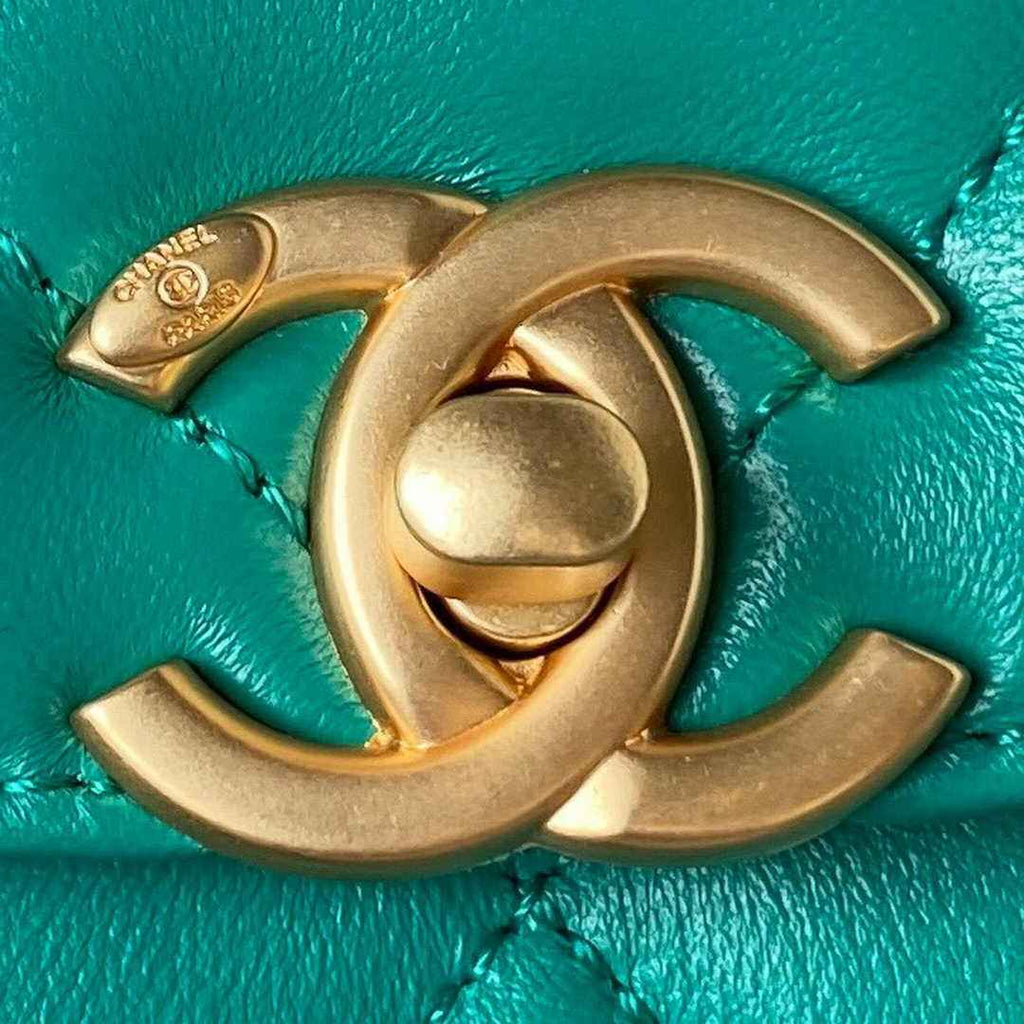 Chanel AS3884 Small Flap bag Lambskin gold-tone metal Green