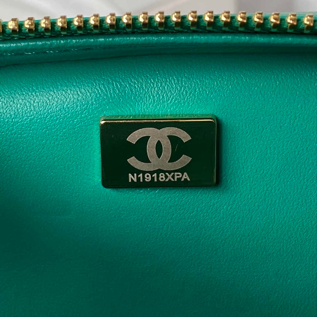 Chanel AS3884 Small Flap bag Lambskin gold-tone metal Green