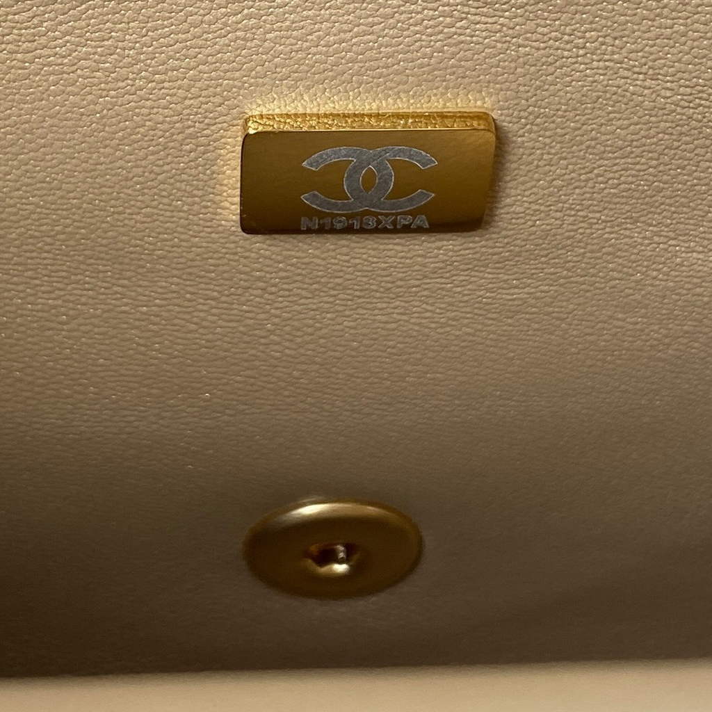 Chanel AS3921 Small Flap Bag Grained Calfskin Gold-Tone Metal Gold