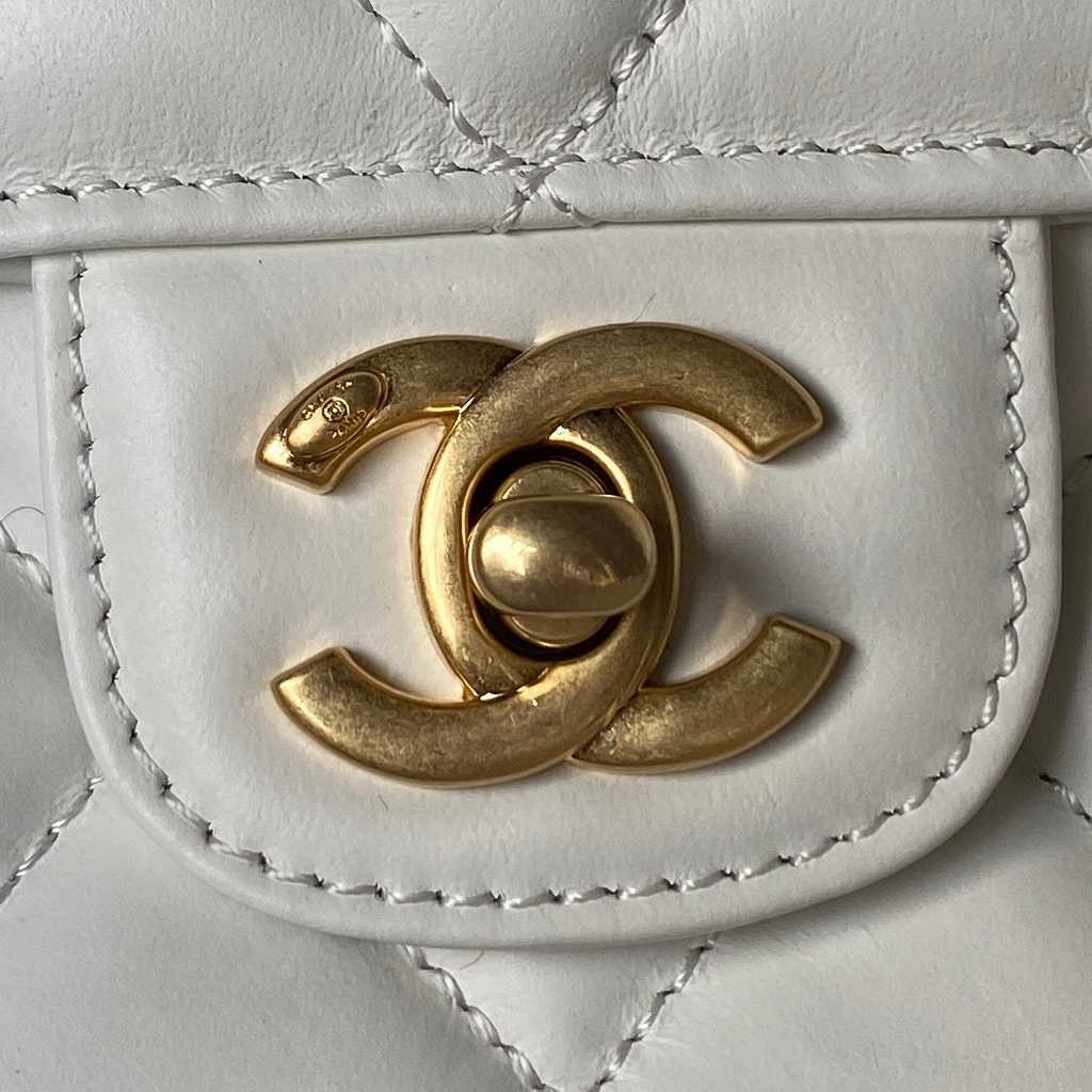 Chanel AS3932 Flap Bag Lambskin White