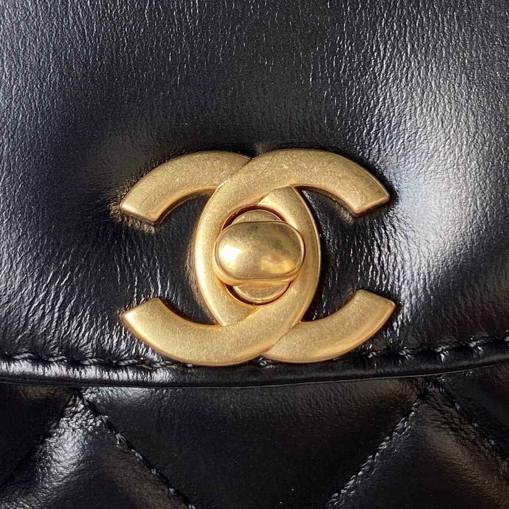 Chanel AS3970 Flap bag Lambskin gold-tone metal Black