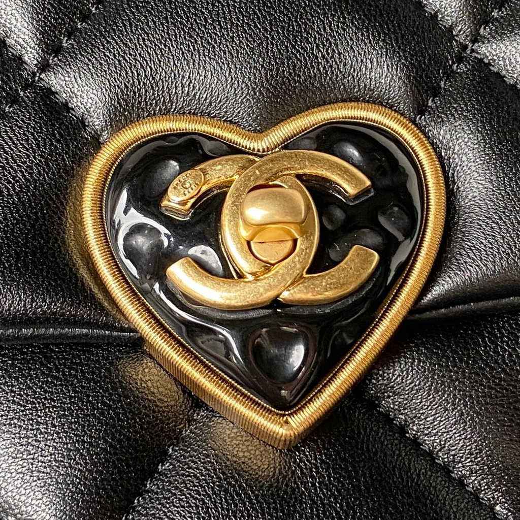 Chanel AS3986 Small flap bag Lambskin gold-tone metal Black