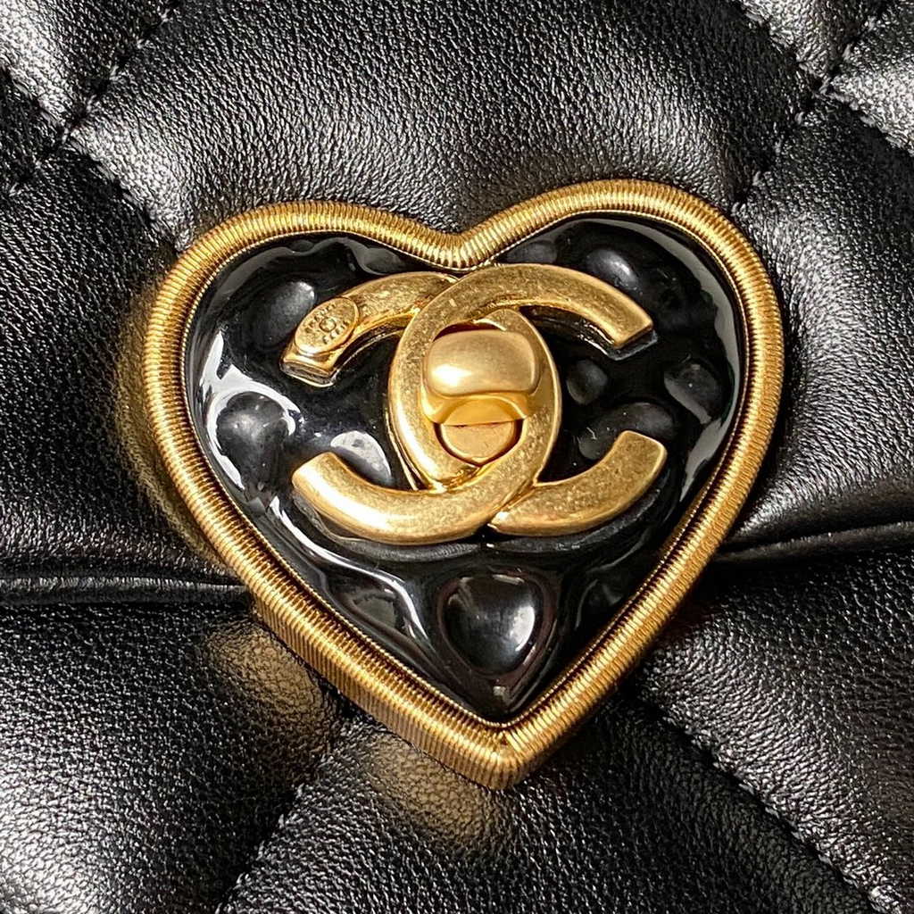 Chanel AS3986 Small flap bag Lambskin gold-tone metal Black