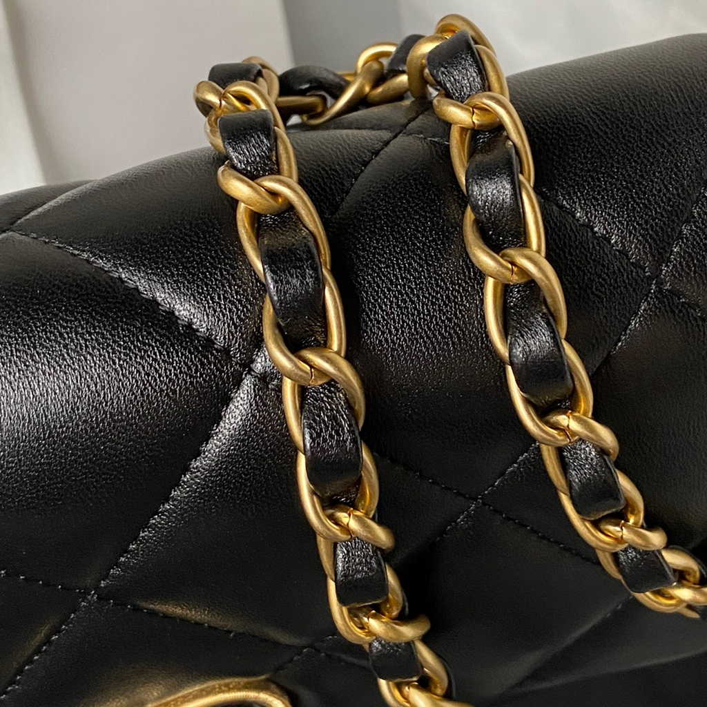Chanel AS3986 Small flap bag Lambskin gold-tone metal Black