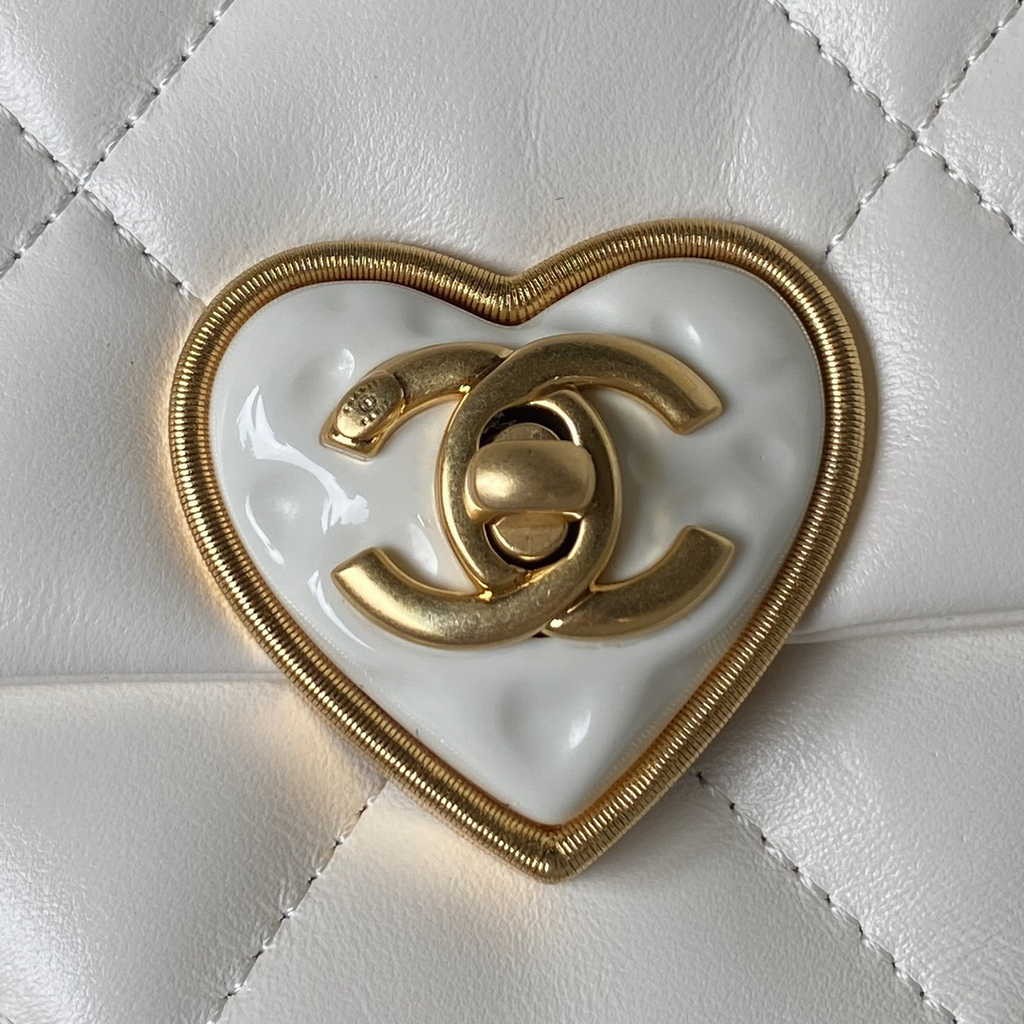 Chanel AS3986 Small flap bag Lambskin gold-tone metal White