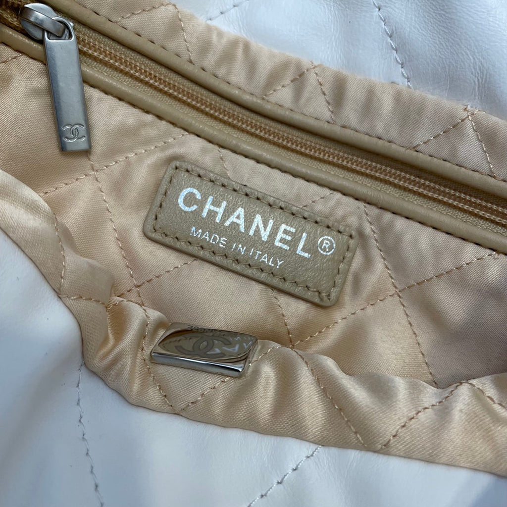Chanel AS3989 Mini Handbag White Leather silver