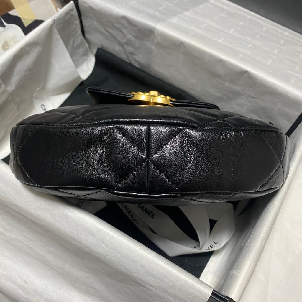 Chanel AS4223 hobo bag Lambskin Black