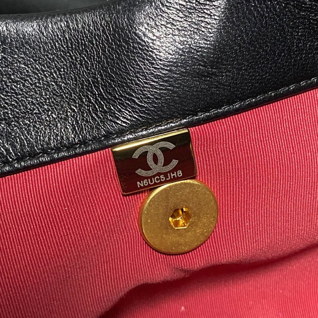 Chanel AS4223 hobo bag Lambskin Black