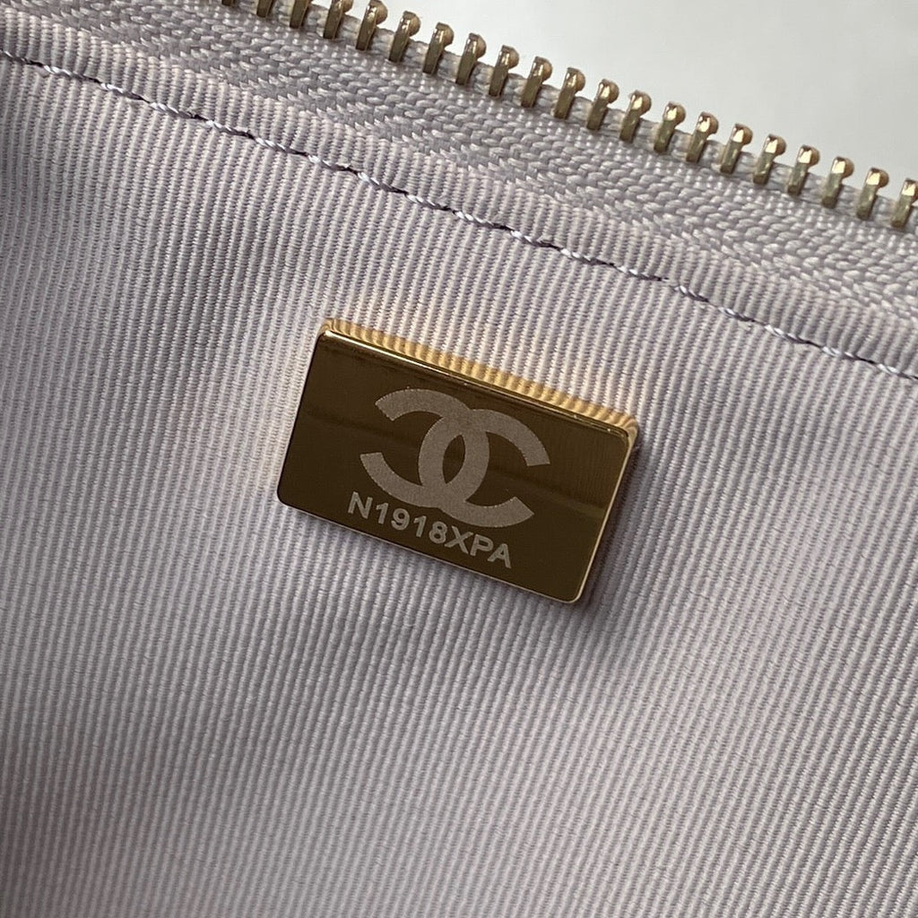 Chanel AS4287 Large hobo bag Shiny crumpled lambskin gold-tone gray